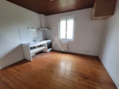 /international/fr/abbaretz-pays-de-la-loire-310107941451/