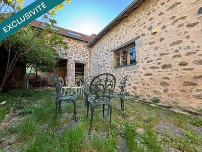 /international/fr/chatel-montagne-auvergne-310098836951/