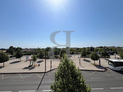 /international/fr/carpentras-provence-alpes-cote-d-azur-310100823776/