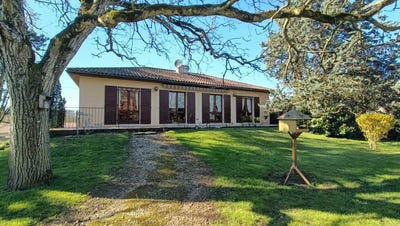 /international/fr/latille-charente-310106935050/