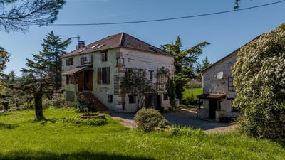 /international/fr/castelsagrat-midi-pyrenees-310106682866/