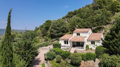 /international/fr/tourtour-provence-alpes-cote-d-azur-310100738393/