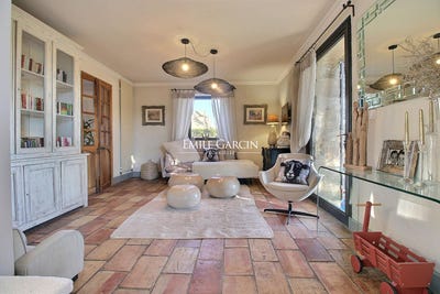 /international/fr/uzes-languedoc-roussillon-310098773903/?lang=zh-tw