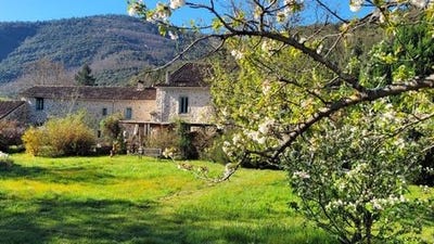 /international/fr/olargues-languedoc-roussillon-310107238306/