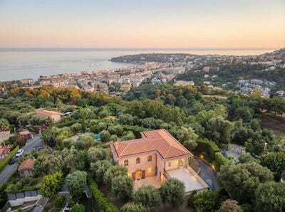 /international/fr/menton-provence-alpes-cote-d-azur-310108458811/