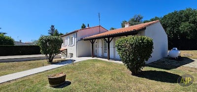 /international/fr/saintes-charente-310100991315/