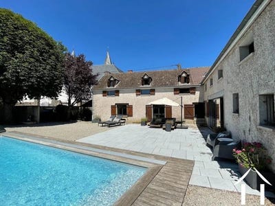 /international/fr/auxey-duresses-burgundy-310106522227/