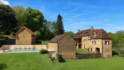 /international/fr/sarlat-la-caneda-aquitaine-310108454044/