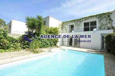 /international/fr/la-grande-motte-centre-val-de-loire-310098925096/