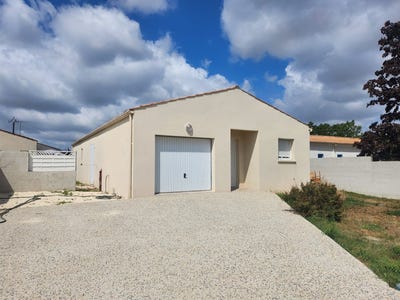 /international/fr/sainte-gemme-charente-310107025748/