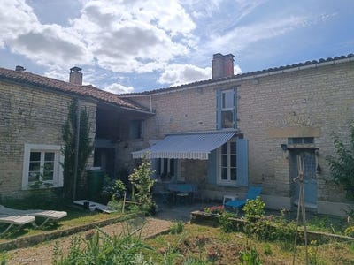 /international/fr/fontaine-chalendray-charente-310108943215/?lang=it