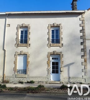 /international/fr/la-creche-calais-310106406098/?lang=id