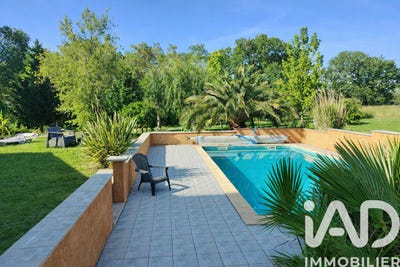 /international/fr/xaintrailles-aquitaine-310106399123/