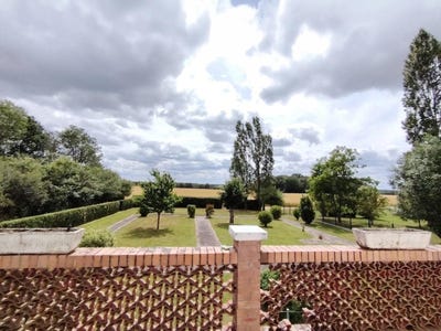 /international/fr/aillant-sur-milleron-centre-val-de-loire-310109131488/