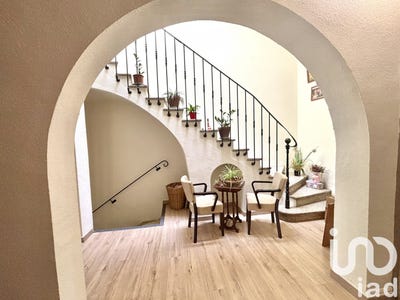 /international/fr/tarascon-provence-alpes-cote-d-azur-310101174489/