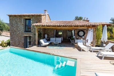 /international/fr/sainte-lucie-de-porto-vecchio-corsica-310107070911/