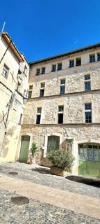 /international/fr/tarascon-provence-alpes-cote-d-azur-310099839787/