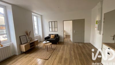 /international/fr/saint-jean-d-angely-charente-310105810208/