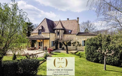 /international/fr/sarlat-la-caneda-aquitaine-310100877471/