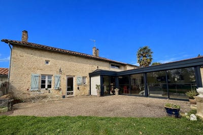 /international/fr/saint-coutant-charente-310109023059/?lang=th