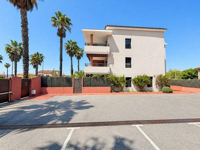 /international/fr/frejus-provence-alpes-cote-d-azur-310108465885/