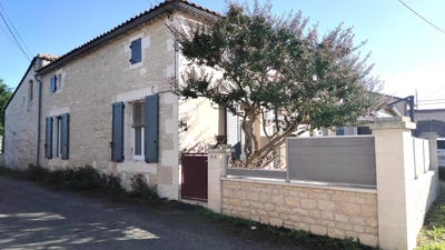 /international/fr/coulgens-charente-310105244371/