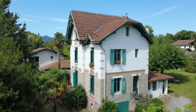 /international/fr/cambo-les-bains-aquitaine-310107557073/
