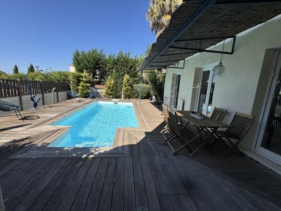 /international/fr/calvisson-languedoc-roussillon-310101229775/?lang=zh-tw