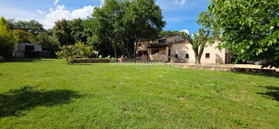 /international/fr/goudargues-languedoc-roussillon-310108465103/