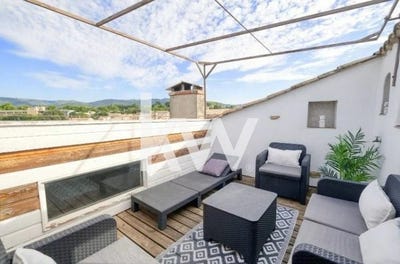 /international/fr/lauris-provence-alpes-cote-d-azur-310098974655/