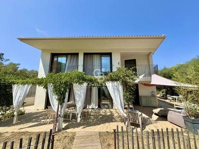 /international/fr/l-ile-rousse-corsica-310106999584/