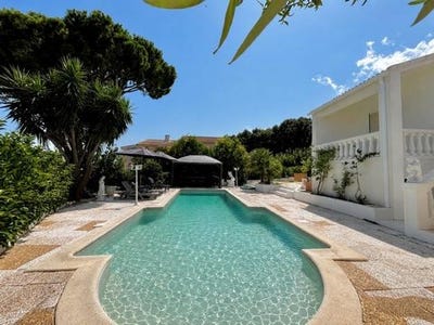 /international/fr/biguglia-corsica-310105897204/