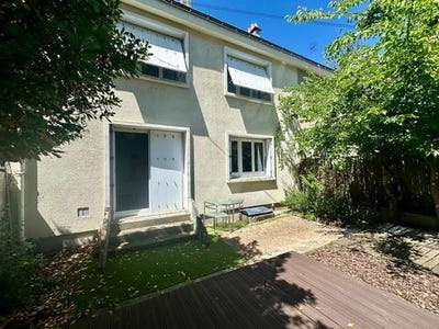 /international/fr/saumur-pays-de-la-loire-310100861526/