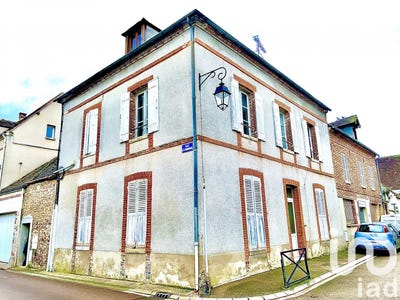 /international/fr/villeneuve-sur-yonne-burgundy-310100885489/