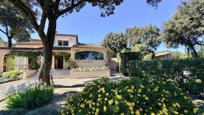 /international/fr/rochefort-du-gard-languedoc-roussillon-310120075656/