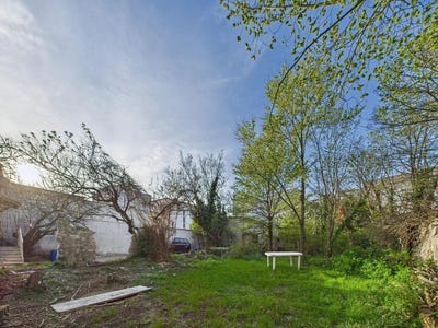 /international/fr/stains-ile-de-france-310107971438/