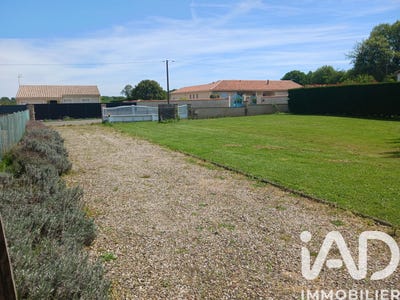 /international/fr/gencay-charente-310107740477/
