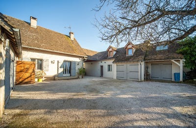 /international/fr/fontaines-burgundy-310107415172/