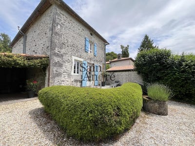 /international/fr/vouzan-charente-310105432290/