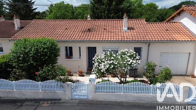 /international/fr/parthenay-charente-310108644223/?lang=th