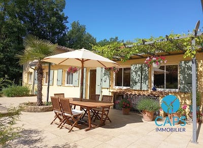 /international/fr/uzes-aquitaine-310108210024/