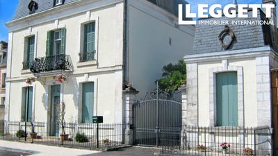 /international/fr/chalais-centre-val-de-loire-310100492288/