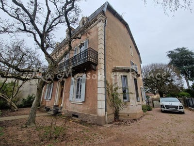 /international/fr/lapalisse-auvergne-310107498603/