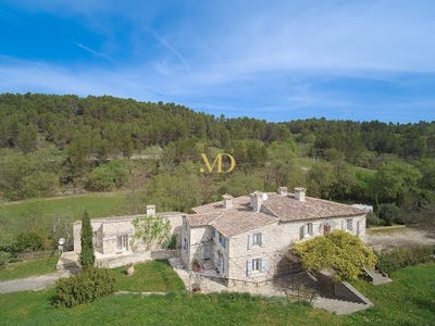 /international/fr/caseneuve-provence-alpes-cote-d-azur-310098814031/