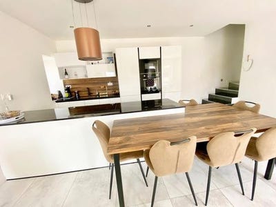 /international/fr/sennecey-les-dijon-burgundy-310100403431/