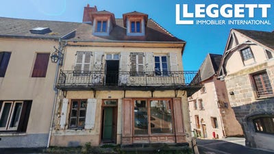 /international/fr/montaigut-auvergne-310100874396/