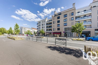 /international/fr/jouy-le-moutier-ile-de-france-310100931418/