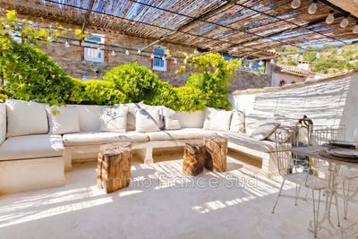 /international/fr/la-garde-freinet-provence-alpes-cote-d-azur-310110261297/