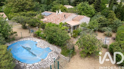 /international/fr/estezargues-languedoc-roussillon-310108002327/