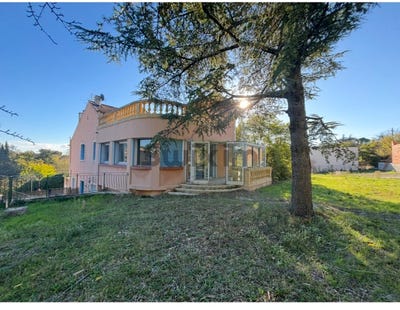 /international/fr/nimes-languedoc-roussillon-310104344401/
